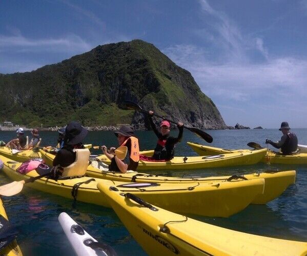 第二屆國家海洋日海洋大學畢業生划獨木舟挑戰基隆嶼
