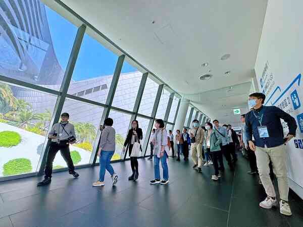高雄港旅運中心空間及設施參訪