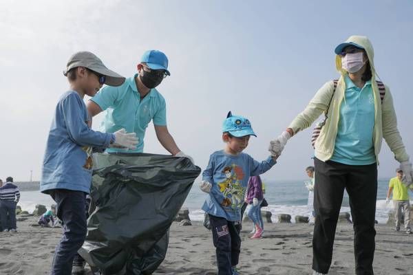 Salute to the seas: Kaohsiung Beach Cleanup Event together with European Chamber of Commerce Taiwan and the Southern Taiwan Committee_4