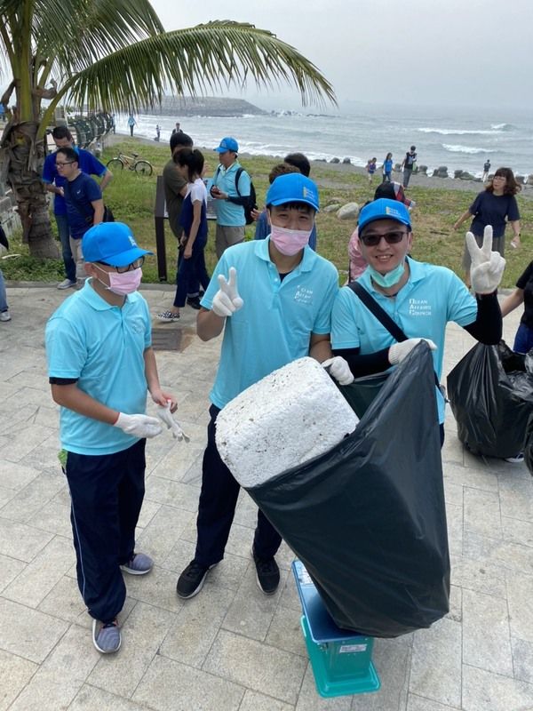 Salute to the seas: Kaohsiung Beach Cleanup Event together with European Chamber of Commerce Taiwan and the Southern Taiwan Committee_5
