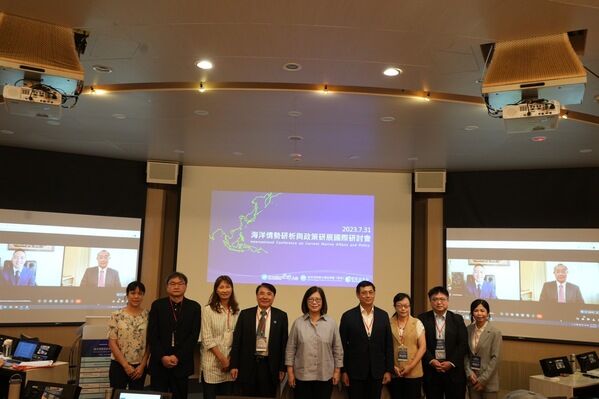 The group photo of “2023 International Conference on Current Marine Affairs and Policy.”1