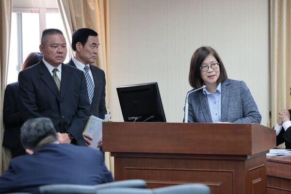 管碧玲主委於立法院報告表示自始秉持人道與最大善意 盼早日化解歧見解決問題