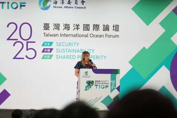 論壇第二日聚焦藍色經濟，世界資源研究所2030海洋行動聯盟主任Cynthia Barzuna女士於專題演講指出「海洋是共同的責任，不僅屬於政府或漁民，更是每一位生活在海岸、仰賴海洋的人們的未來」