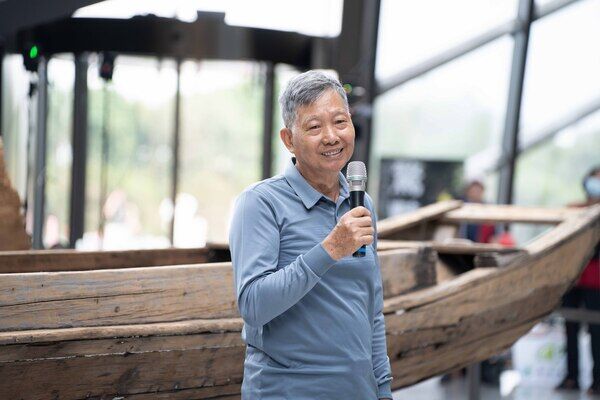 擔綱修復重任的匠師楊秋煌先生說明修復舟船的心路歷程
