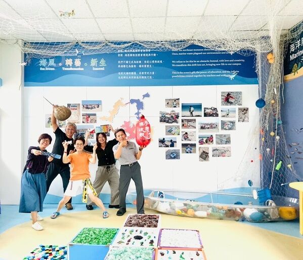 「漂藝手作坊」展區由林色含、廖若妏、許文震與王琇姿等教師共同規劃