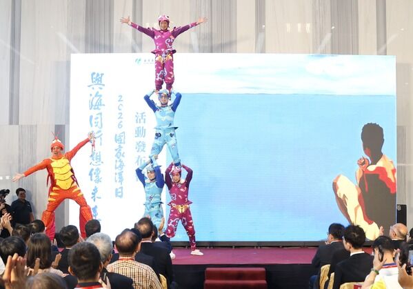 紙風車劇團開場表演